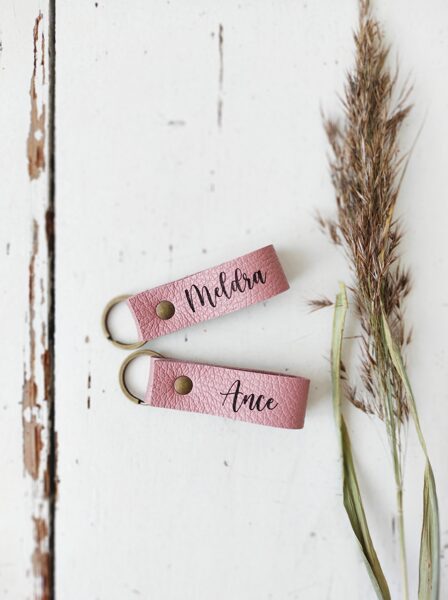 atslēgu piekariņš - MAIGI ROZĀ